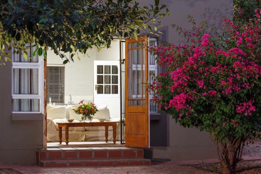 273 Jan Van Riebeeck Oudtshoorn Exterior photo